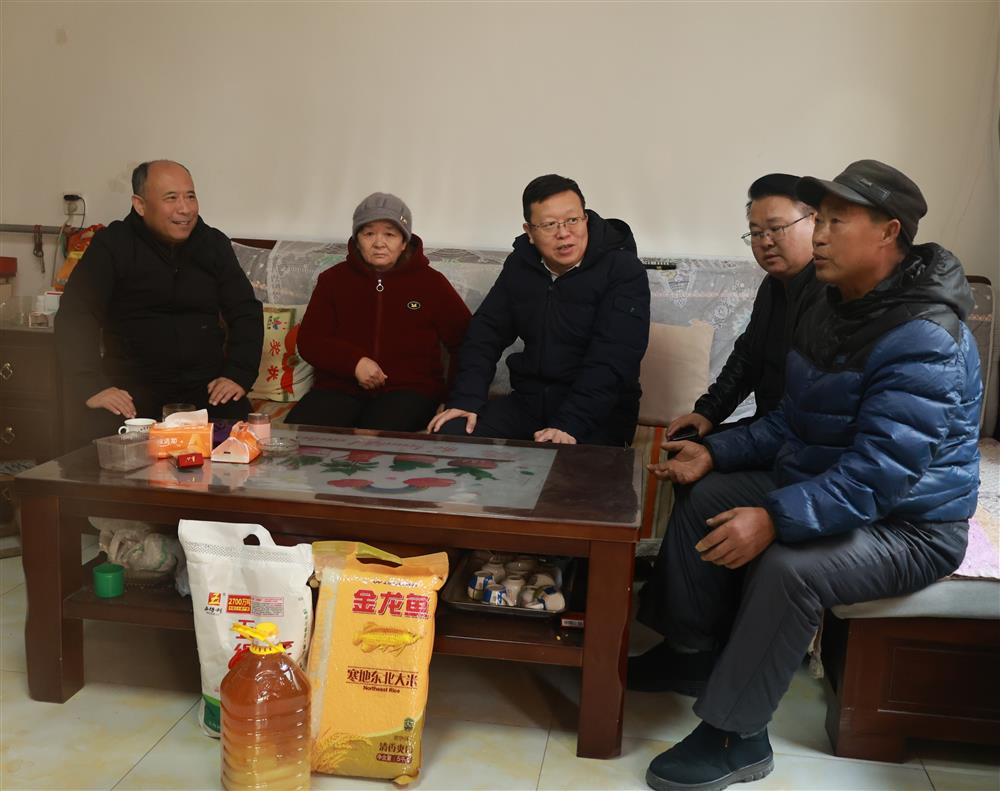 新春送溫暖 幫扶顯擔(dān)當(dāng)！ 濟(jì)南產(chǎn)發(fā)集團(tuán)走訪慰問“第一書記”幫扶村